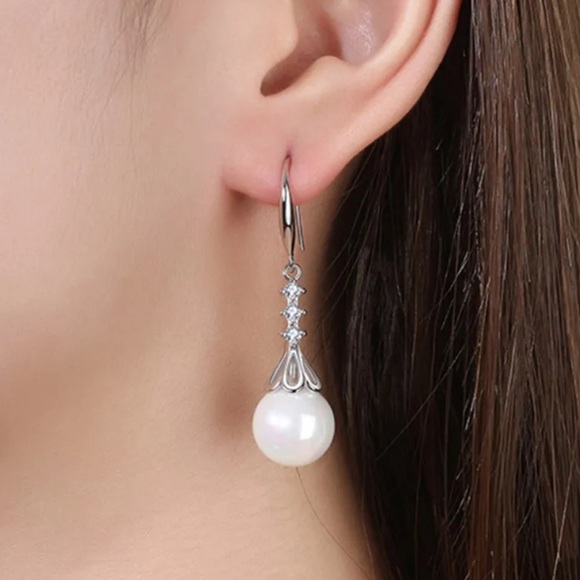 New Sterling Silver White Sapphire Cultured Pearl Earrings - Picture 2 of 6